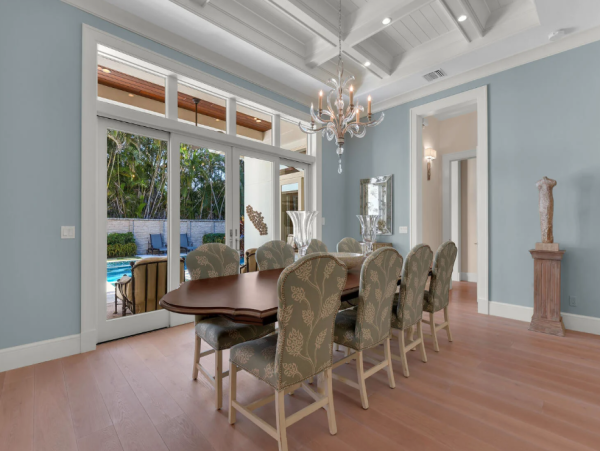 Luxury Coastal Retreat in Naples - Perfect For Your Next Vacation